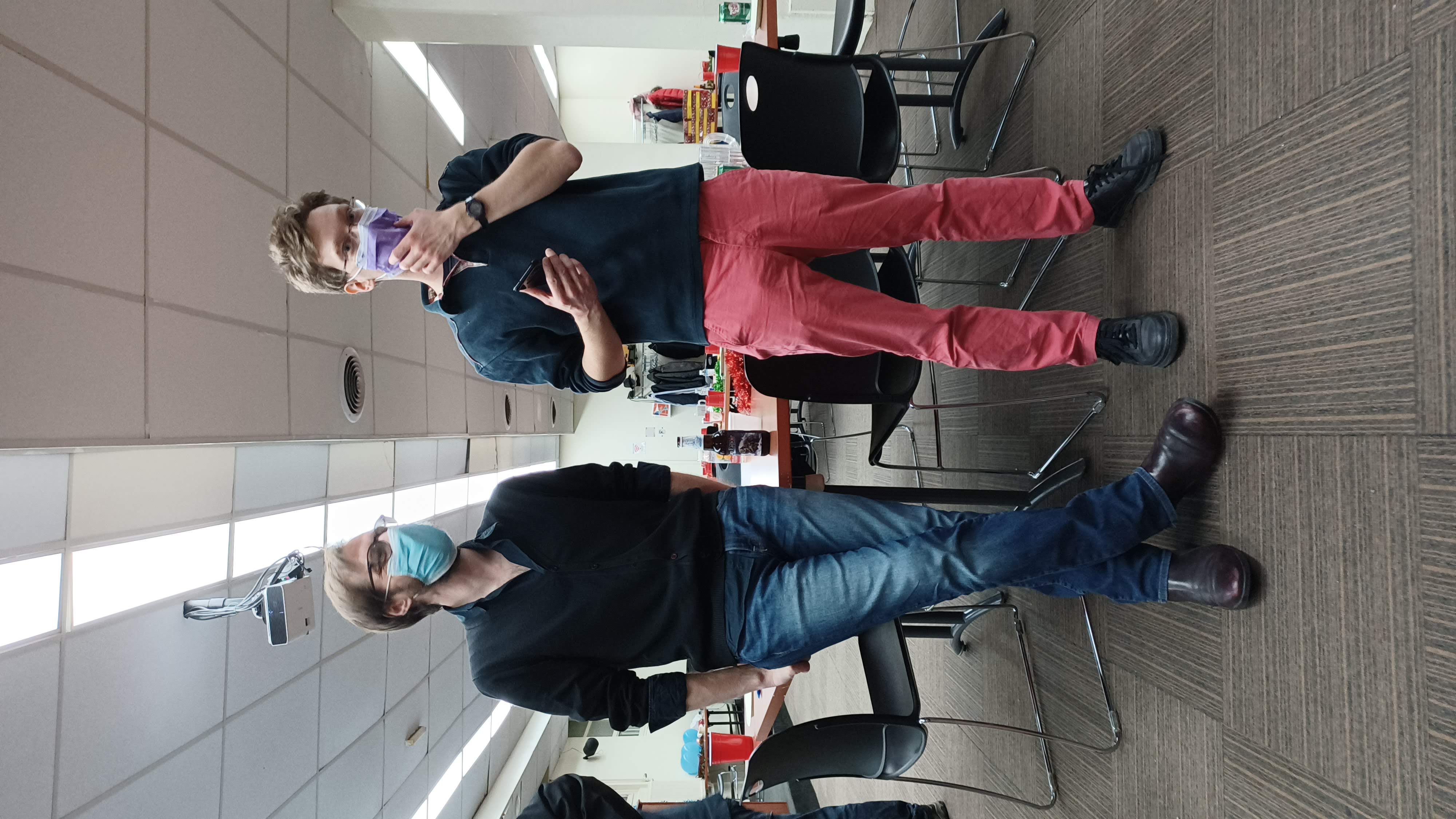 Les commentateurs officiels de la compétition, Martin et Vincent